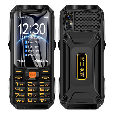 Q9 Button Điện thoại di động 3,5 inch 4 SIM Card 4500mAh Bluetooth Đèn pin FM Radio 2G